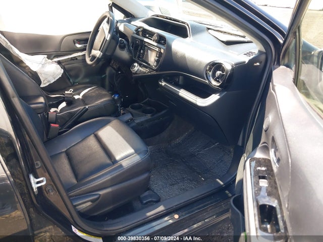 Toyota Prius C Four 2017 JTDKDTB39H1592669 Image 5