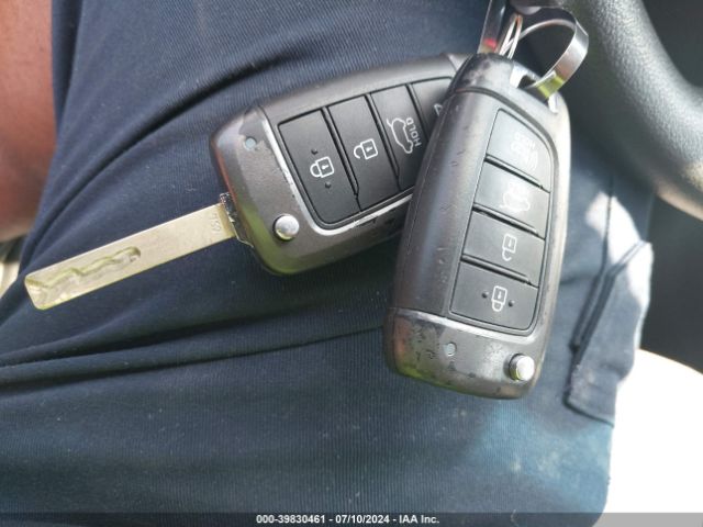 KM8K12AAXKU287962 Hyundai Kona Se