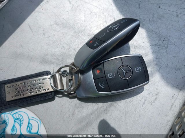 WDDWJ8EB8KF852120 Mercedes-Benz C 300 4matic