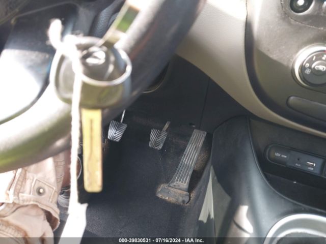 KNDJN2A21F7216053 KIA Soul