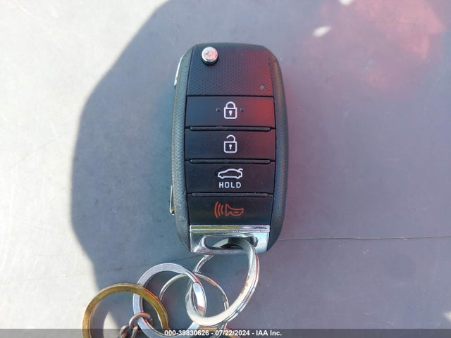 KIA Optima Lx 2018 KNAGT4L30J5216824 Image 11