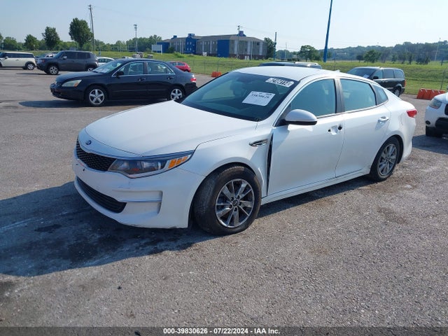 KIA Optima Lx 2018 KNAGT4L30J5216824 Image 2