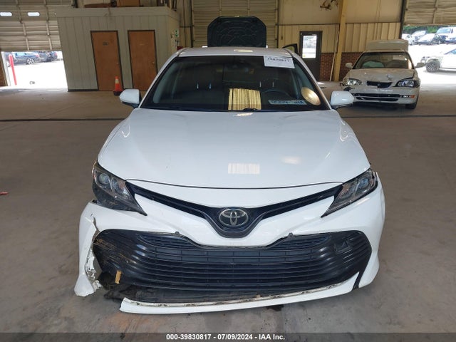 Toyota CAMRY LE 2018 JTNB11HK5J3016112 Image 13