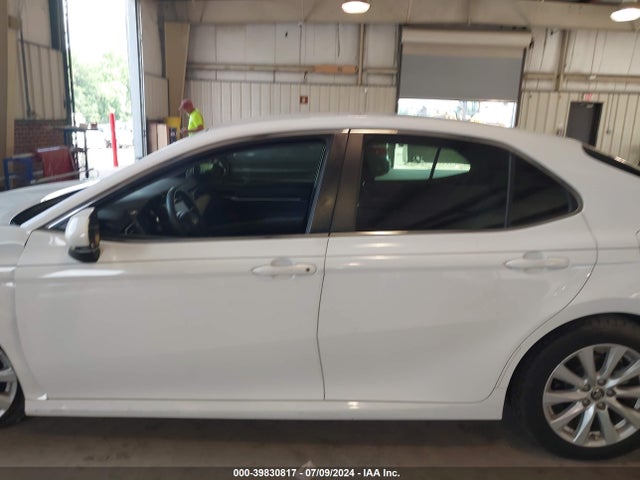 Toyota CAMRY LE 2018 JTNB11HK5J3016112 Image 15