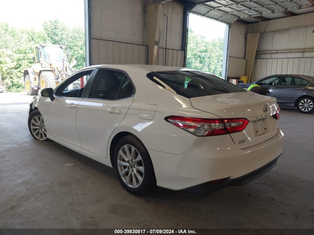 Toyota CAMRY LE 2018 JTNB11HK5J3016112 Image 3