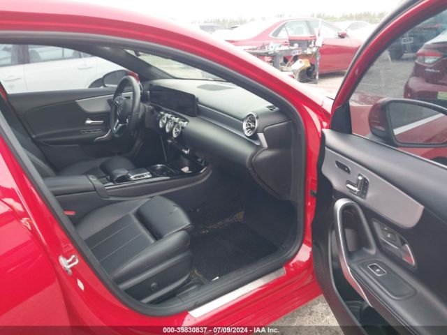 WDD3G4EB5LW042732 Mercedes-Benz A 220