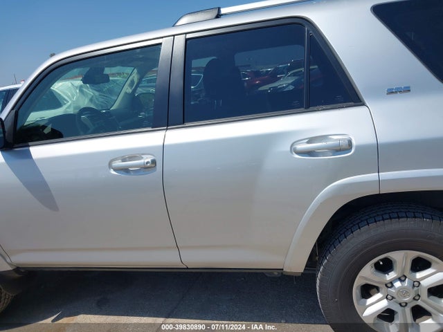 Toyota 4RUNNER SR5 2023 JTEEU5JR3P5284981 Image 14