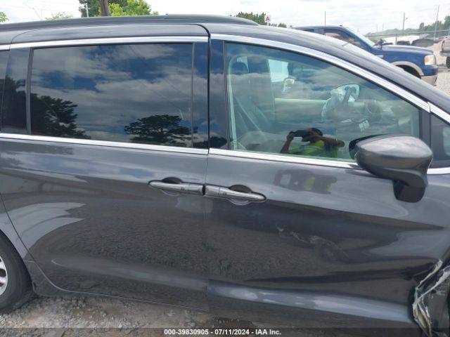 2C4RC1DG0LR262624 Chrysler Voyager Lxi
