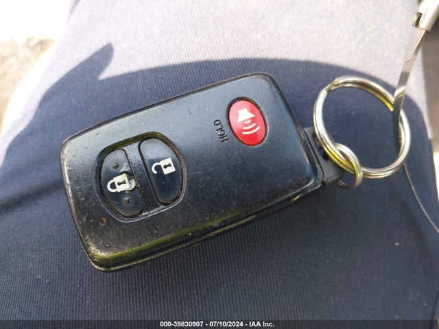 Toyota Prius Three 2014 JTDKN3DU6E1788860 Image 11
