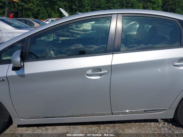 Toyota Prius Three 2014 JTDKN3DU6E1788860 Image 14