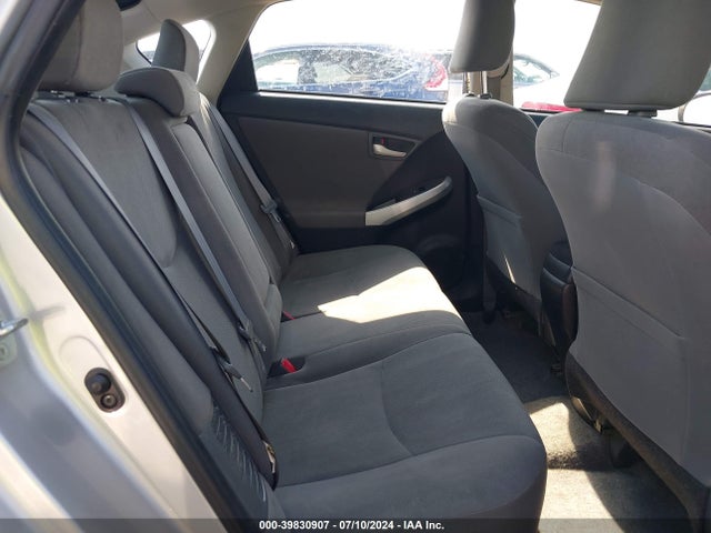 Toyota Prius Three 2014 JTDKN3DU6E1788860 Image 8