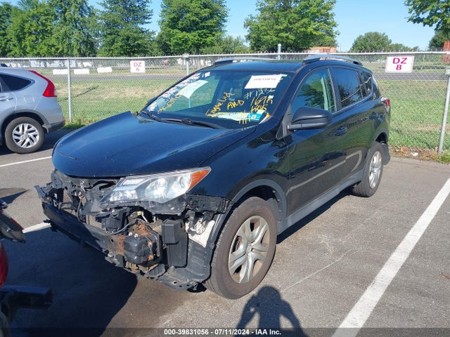 Toyota RAV4 LE 2015 2T3BFREV1FW371236 Image 2