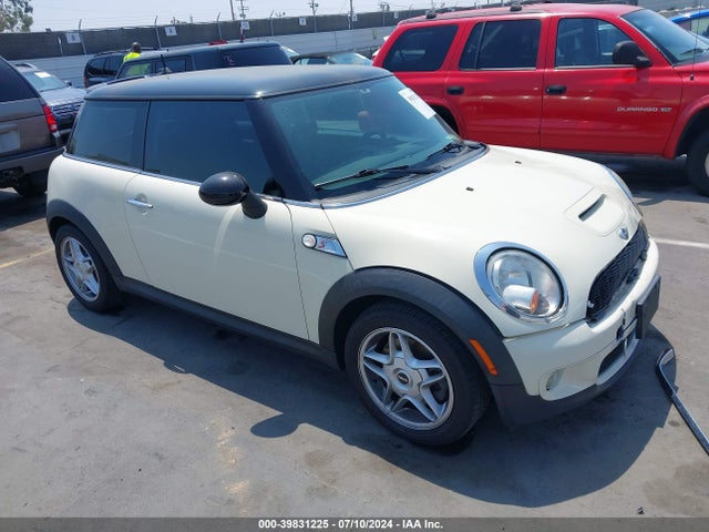 2007 MINI COOPER S WMWMF73567TL91113 Photo 0