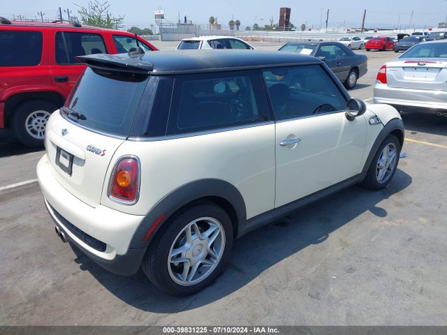 2007 MINI COOPER S WMWMF73567TL91113 Photo 3