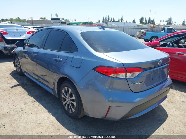 Toyota Corolla Hybrid Le 2021 JTDEAMDE9MJ019033 Image 3