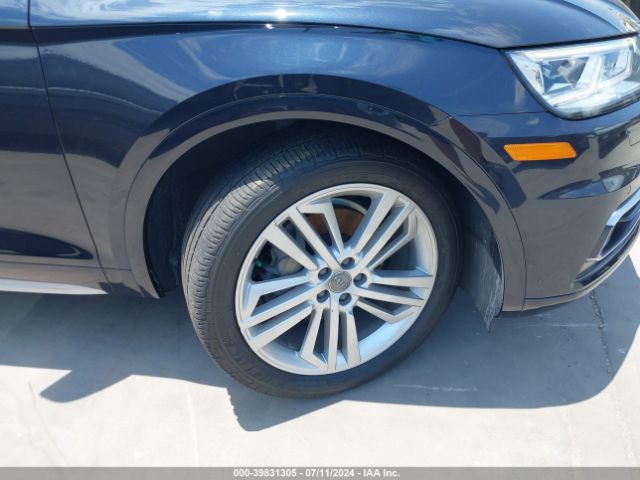 WA1CNAFY1J2091085 Audi Q5 2.0t Premium/2.0t Tech Premium