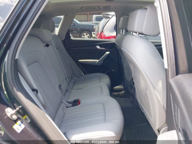 WA1CNAFY1J2091085 Audi Q5 2.0t Premium/2.0t Tech Premium