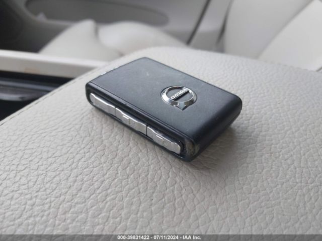 LYV102RK4KB237987 Volvo Xc60 T5 Momentum
