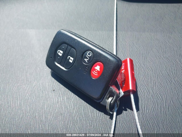 Toyota PRIUS PLUG-IN 2014 JTDKN3DPXE3055483 Image 11
