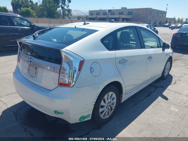 Toyota PRIUS PLUG-IN 2014 JTDKN3DPXE3055483 Image 4