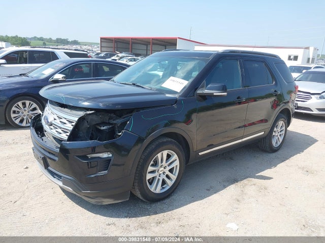 Ford EXPLORER XLT 2018 1FM5K8D86JGB30674 Image 2