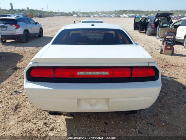 2C3CDYAG8EH311324 Dodge Challenger Sxt