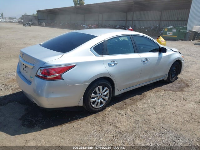 Nissan Altima 2.5 S 2014 1N4AL3AP3EN247098 Image 4