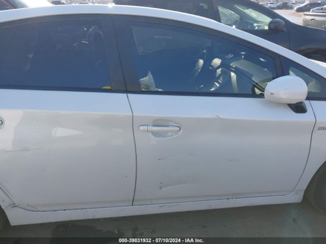JTDKN3DU3F0426668 Toyota Prius Two