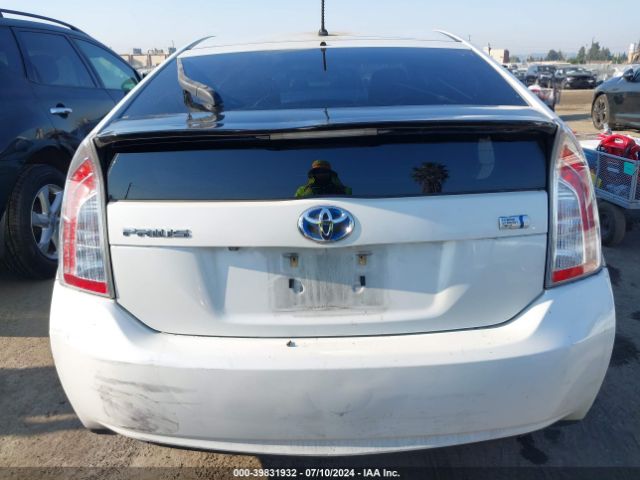 JTDKN3DU3F0426668 Toyota Prius Two