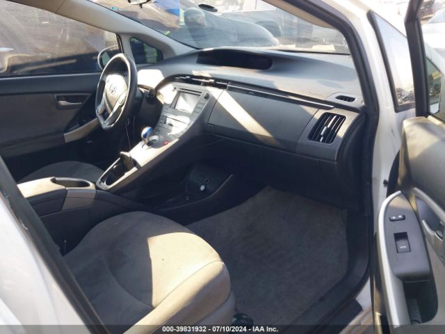 JTDKN3DU3F0426668 Toyota Prius Two