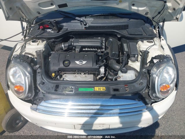 2008 MINI COOPER WMWMF33518TT62886 Photo 9