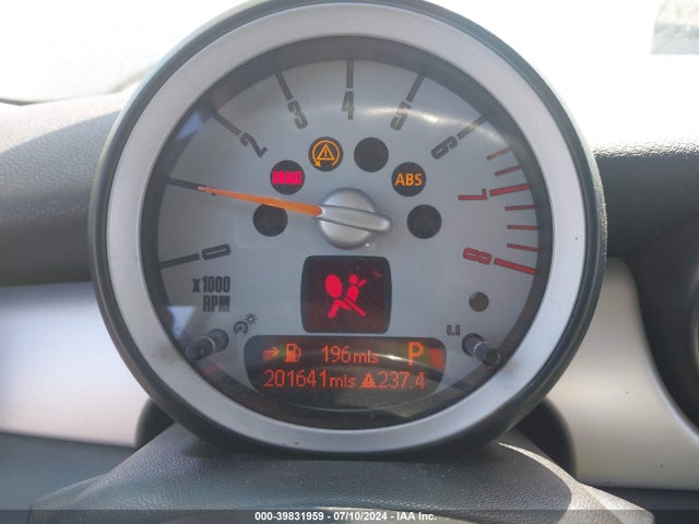 2008 MINI COOPER WMWMF33518TT62886 Photo 6