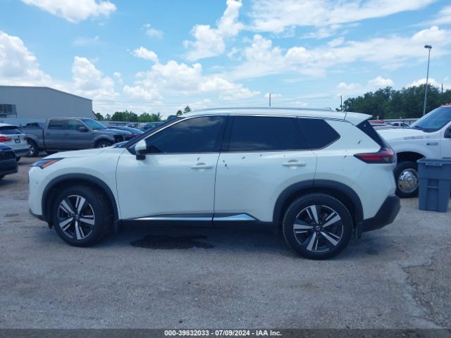 5N1AT3CA8MC670493 Nissan Rogue Sl Fwd