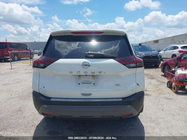 5N1AT3CA8MC670493 Nissan Rogue Sl Fwd