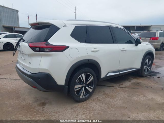 5N1AT3CA8MC670493 Nissan Rogue Sl Fwd