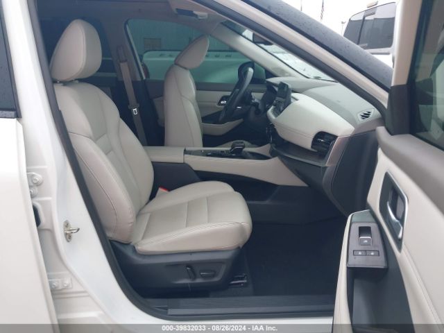 5N1AT3CA8MC670493 Nissan Rogue Sl Fwd