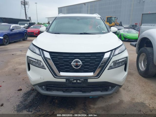 5N1AT3CA8MC670493 Nissan Rogue Sl Fwd