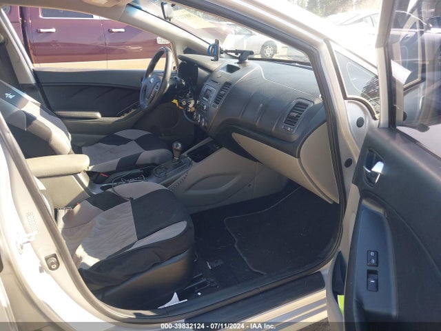 KIA FORTE LX 2016 KNAFK4A61G5543513 Image 5
