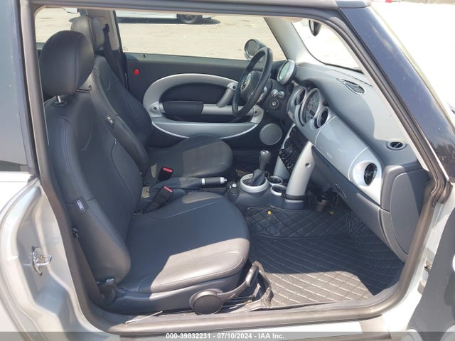 2004 MINI COOPER WMWRC334X4TJ57678 Photo 4