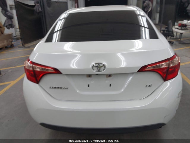Toyota COROLLA LE 2018 5YFBURHE9JP855319 Image 16