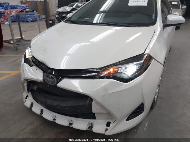 Toyota COROLLA LE 2018 5YFBURHE9JP855319 Image 6