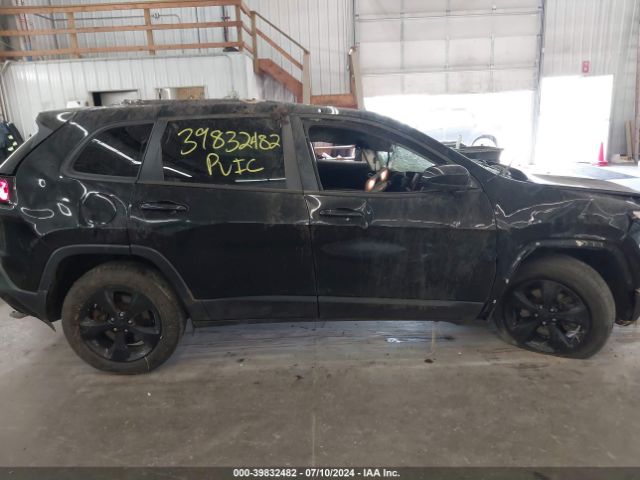 1C4PJMCS3GW133147 Jeep Cherokee Altitude