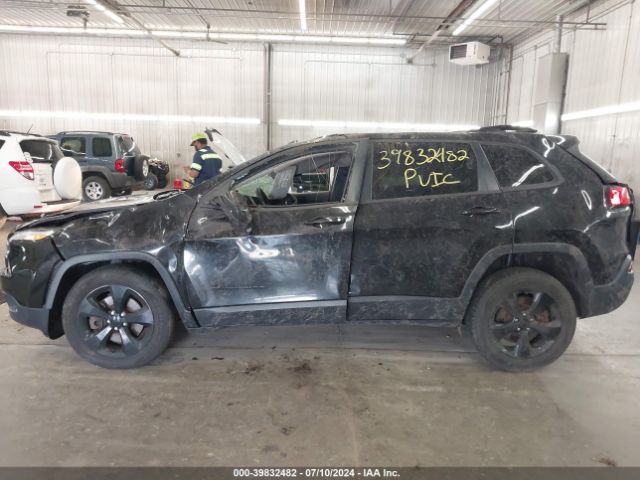 1C4PJMCS3GW133147 Jeep Cherokee Altitude