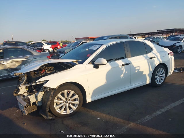 Toyota CAMRY LE 2020 4T1C11AK3LU916700 Image 2
