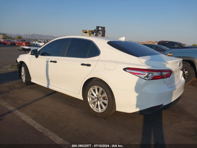 Toyota CAMRY LE 2020 4T1C11AK3LU916700 Image 3