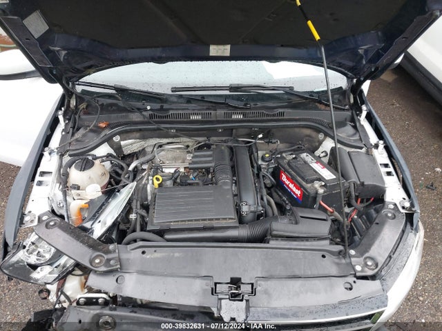 3VW2B7AJ5HM268082 Volkswagen Jetta 1.4t S