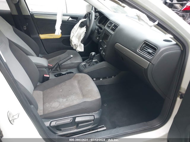 3VW2B7AJ5HM268082 Volkswagen Jetta 1.4t S