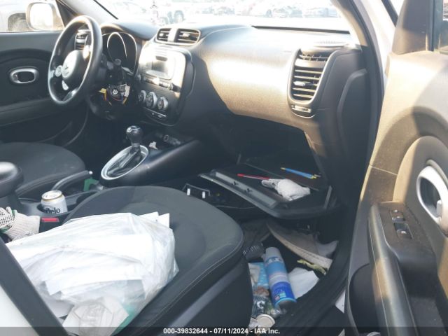 KNDJN2A27E7018575 KIA Soul