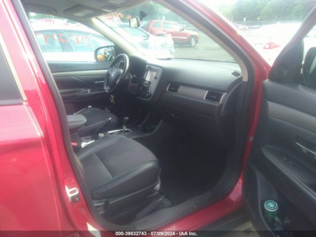 JA4AZ3A35FZ005147 Mitsubishi Outlander Se
