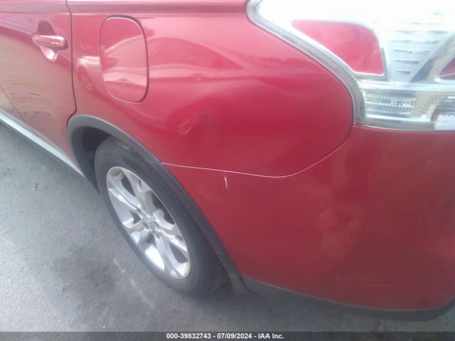 JA4AZ3A35FZ005147 Mitsubishi Outlander Se